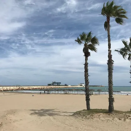 A 100m De La Playa *